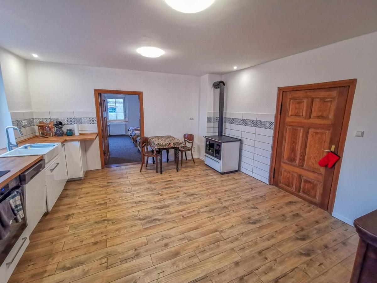 Apartment In Herrenhaus Gross Pinnow מראה חיצוני תמונה